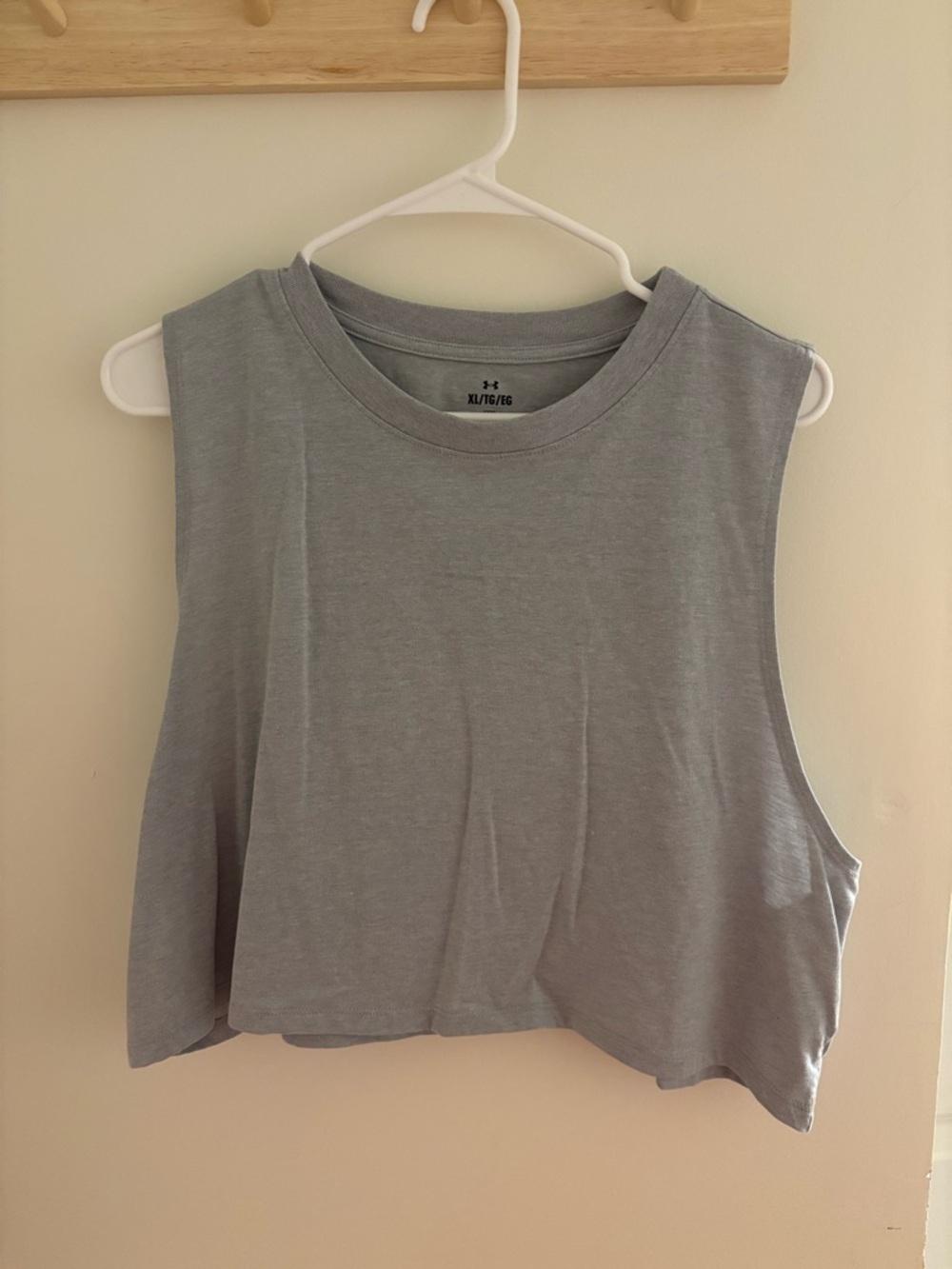 Under Armour Women’s Gray Cropped Muscle Tank